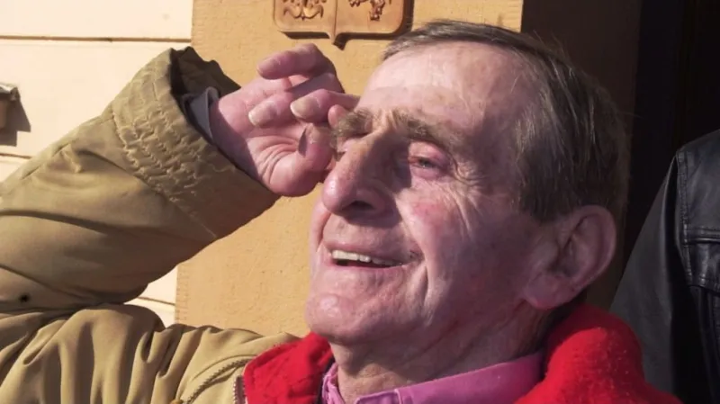 Seržant Raymond Noury při návštěvě Nepomuku v roce 2004