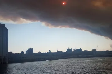 Kanadský Halifax vyhlásil stav nouze. Oblast ohrožuje mohutný lesní požár