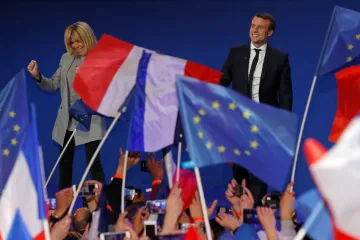 Ve Francii se tvoří koalice proti Le Penové, ta útočí na Macrona, že neochrání Francii před terorem