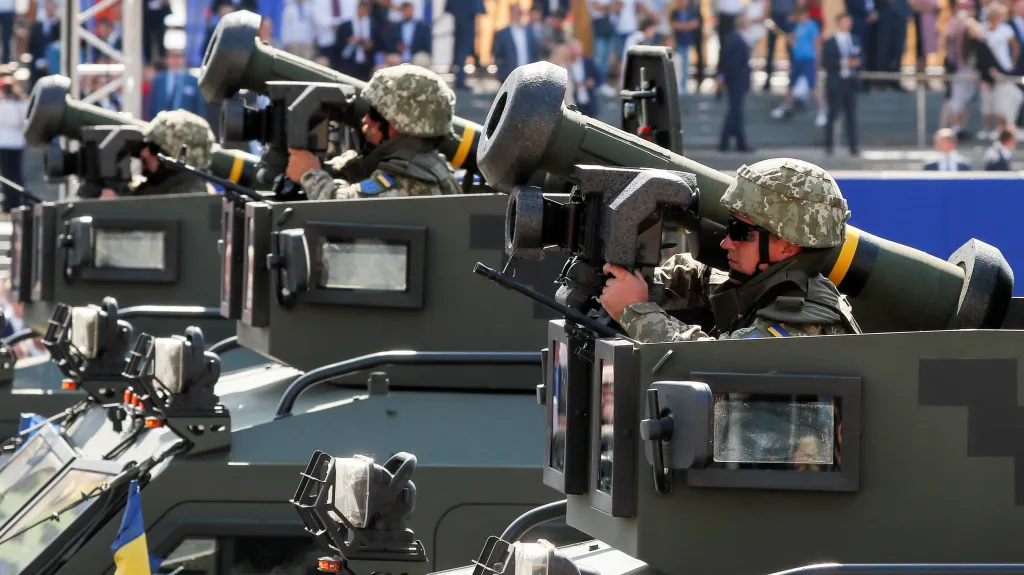 Americké protitankové střely Javelin na ukrajinské přehlídce roku 2018