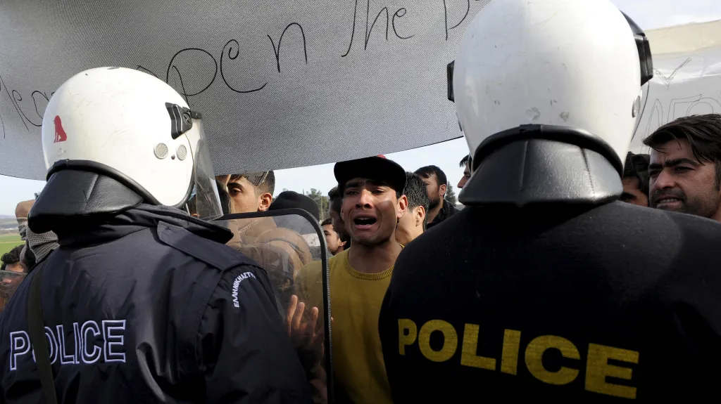 Migranti na řecko-makedonské hranici