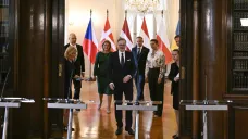 Premiér Petr Fiala s dalšími evropskými státníky