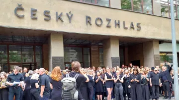 Zaměstnanci Českého rozhlasu protestují proti změnám ve financování médií veřejné služby