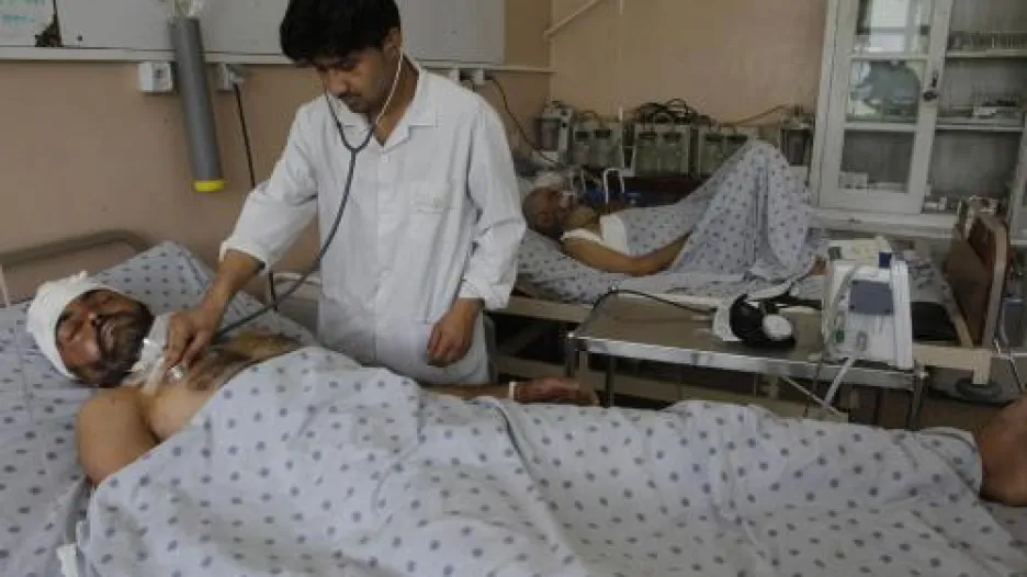Zraněný po střelbě na afghánský autobus