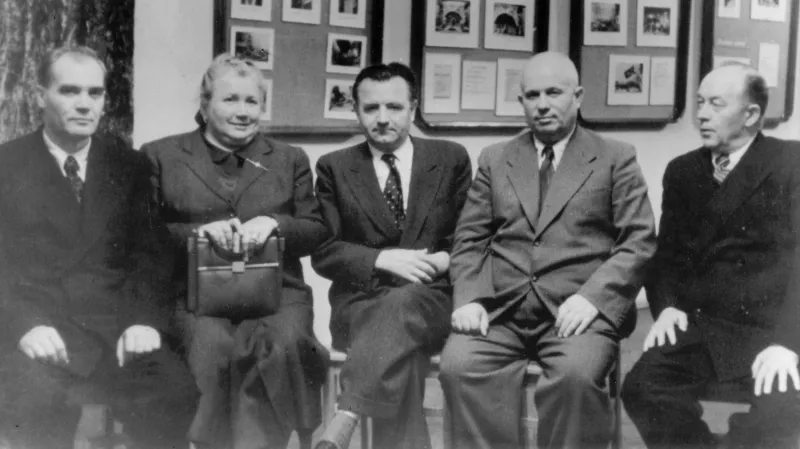 Marta Gottwaldová, Klement Gottwald a Nikita Chruščov (zleva)