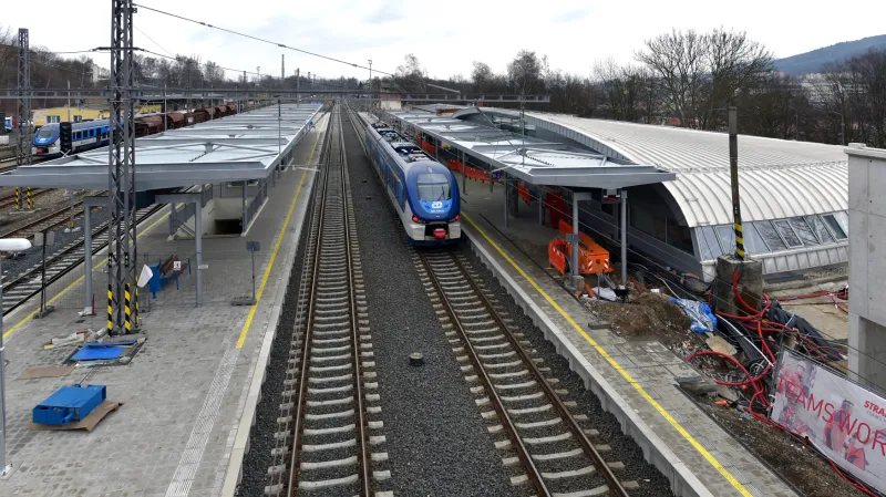 Karlovarské nádraží