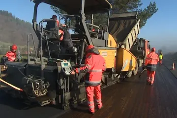 Tišší provoz na Vsetínsku zajistí speciální gumoasfalt