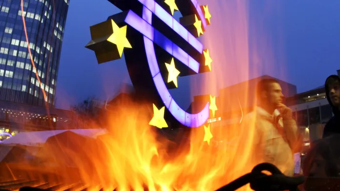 Eurozóna v plamenech
