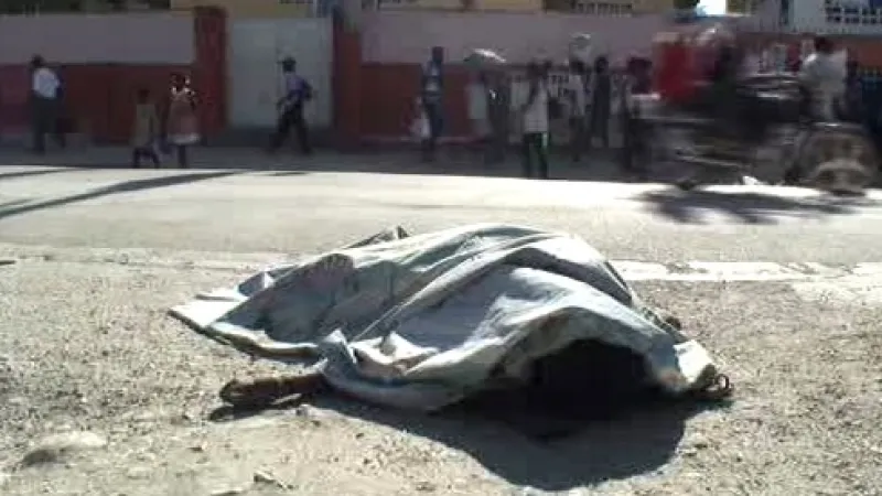 Mrtvé tělo na ulici