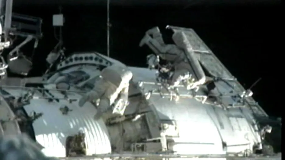 Kosmonauti na vnějšku ISS