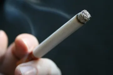 Nový Zéland chystá doživotní zákaz kouření pro nynější mladou generaci