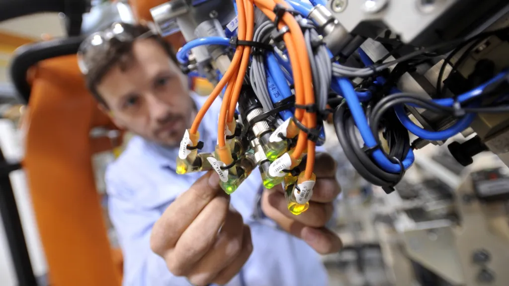 Výroba v pardubickém závodě KYB Manufacturing Czech