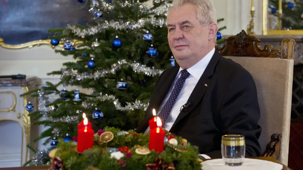 Miloš Zeman krátce před vánočním poselstvím, které pronesl v Lánech