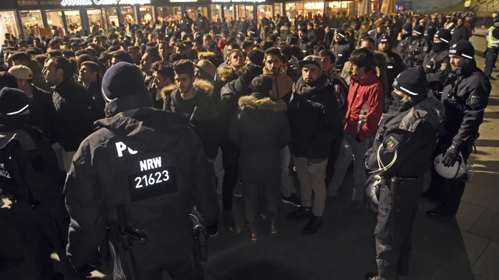 Policie během silvestrovských oslav 2016 v Kolíně nad Rýnem
