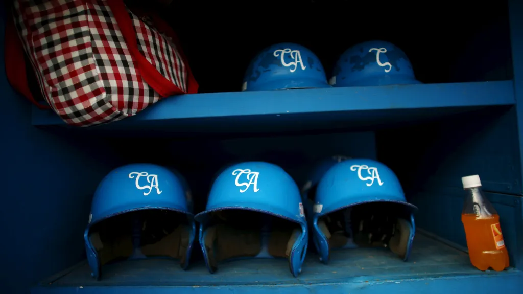 Baseballové přilby