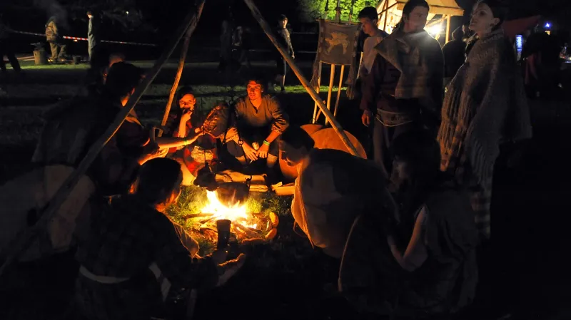 Ilustrační foto – čeští pohané slavící keltský svátek Beltaine
