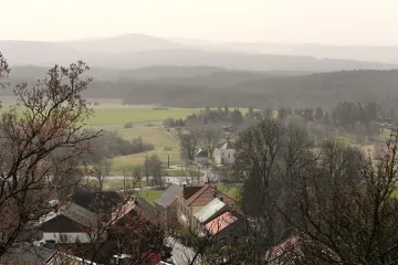 Ve většině Česka platí kvůli písku ze Sahary smogová situace