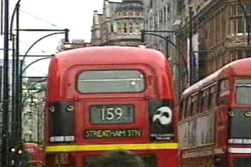 Na britských autobusech se píše, že není žádný Bůh