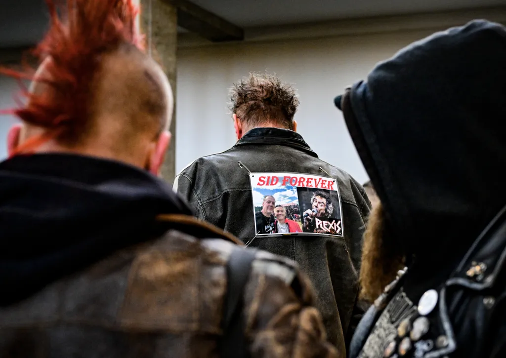 Punkový pohřeb (Roman Vondrouš, nominace v kategorii Umění a kultura)