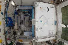 V americké části ISS uniklo z toalety jedenáct litrů tekutiny. Posádka musela vytírat