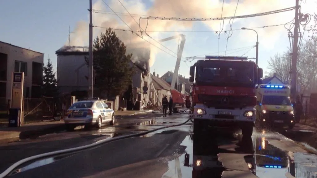 Požár garáže rodinného domu v Českých Budějovicích