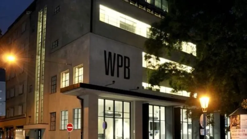 Události: Česká spořitelna vyplácí klienty zkrachovalé WPB Capital