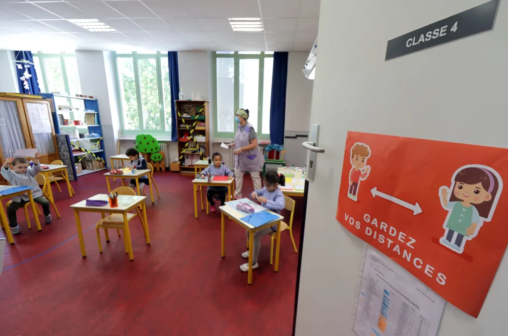 Otevření základních škol ve Francii a nová nařízení