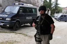 Čtyři Češi zadržení v Albánii kvůli focení u zbrojovky byli propuštěni