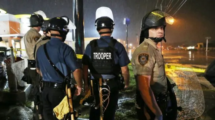 Události: Občanské nepokoje v St. Louis pokračují