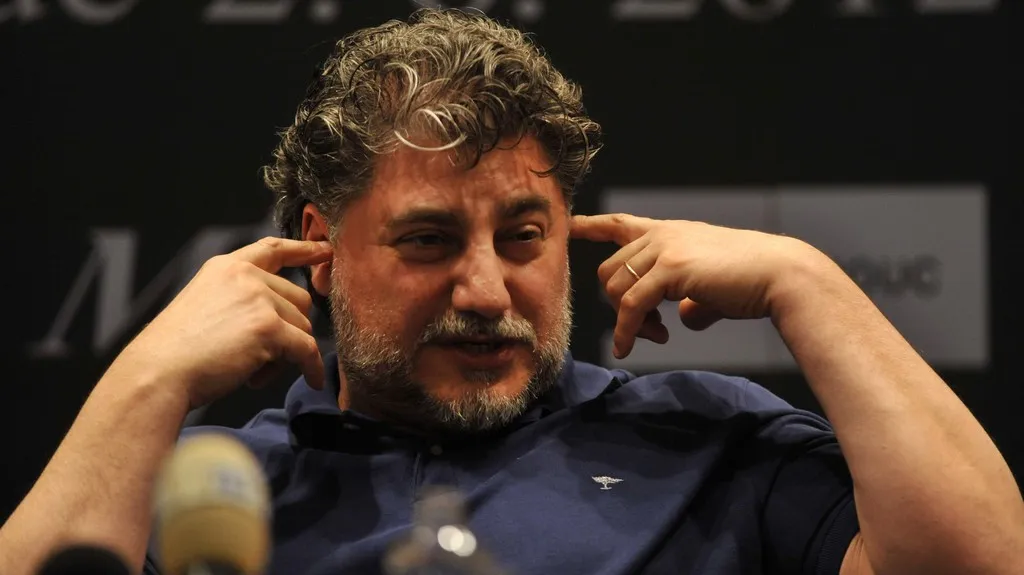 José Cura