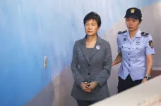 Jihokorejská exprezidentka dostala 24 let vězení za vydírání a korupci