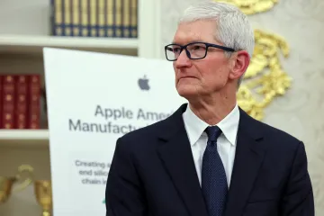 Tim Cook opustí post generálního ředitele společnosti Apple