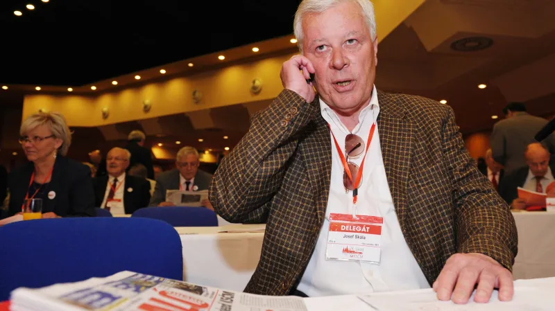 Kandidát na předsedu KSČM Josef Skála na 9. sjezdu strany v Praze