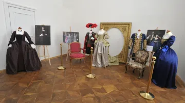 Výstava kostýmů z filmu Marie Terezie