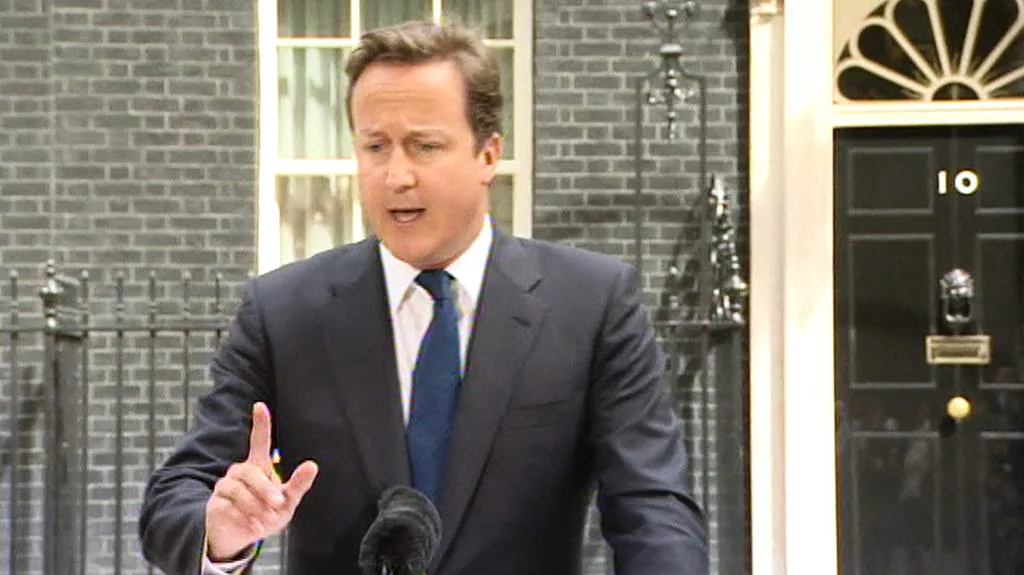 David Cameron na středečním brífinku k násilnostem v Británii