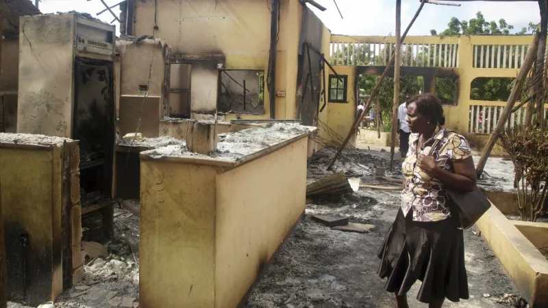 Následky útoku v keňském Mpeketoni