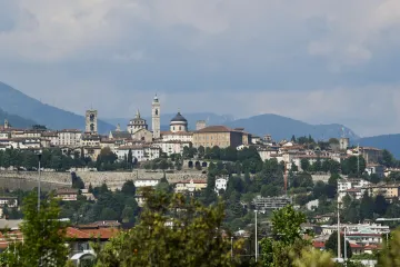 Bergamo se stále vzpamatovává z tragického jara. Lidé chtějí vědět, proč se zde epidemie tak rozšířila