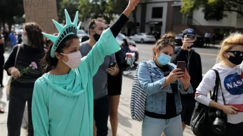 Oslavy Bidenových stoupenců v Los Angeles Zdroj: Reuters