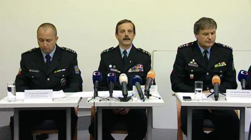 Brífink policie k zásahu v Českých Budějovicích