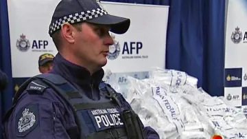 Australská policie se zabavenými narkotiky