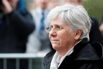 Katalánská exministryně se vydala skotské policii. Čeká ji řízení o vydání do Španělska
