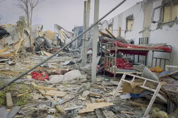 Afghánské úřady viní Pákistán z útoku na nemocnici v Kábulu, mluví o 408 mrtvých