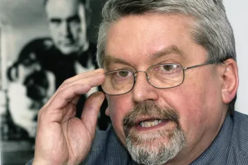 Dědička advokáta Altnera chce promluvit ke sjezdu ČSSD. Není k tomu důvod, vzkázal Hamáček