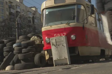 České tramvaje na barikádách. K obraně Kyjeva posloužily legendární Tatry T3