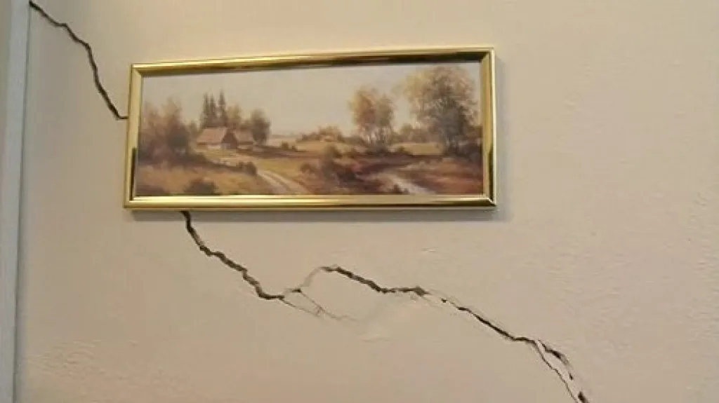 Speciální MŠ, ZŠ a Praktická škola v Ibsenově ulici v Brně má narušenou statiku