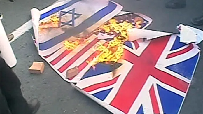 Íránci pálili vlajky