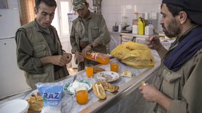Základna bojovníků PKK v iráckém Machmúru