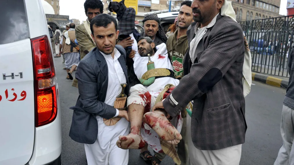 Muž zraněný po sebevražedném útoku v Jemenu