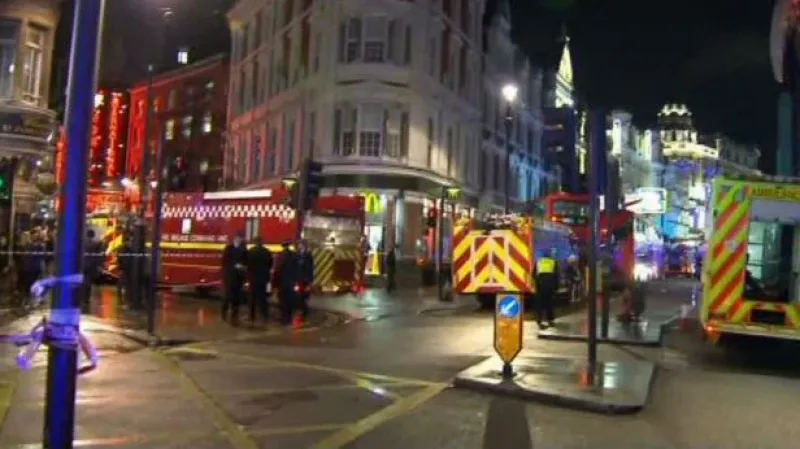 V Londýně se zřítila střecha divadla