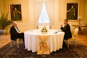 Zeman se sešel s Babišem na novoročním obědě. Prezident dostane vakcínu v půlce ledna